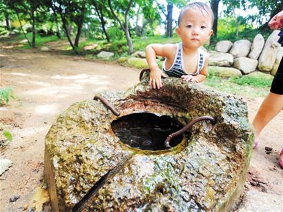 中山公園神秘老井復(fù)活涌甘泉 被傳為神泉