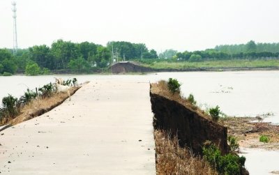 江蘇鎮(zhèn)江洲堤坍塌