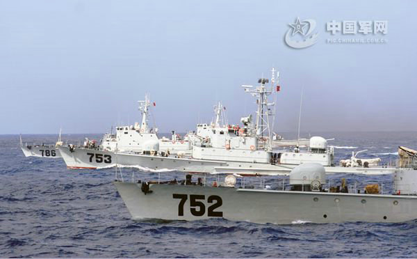 資料圖：南海艦隊(duì)導(dǎo)彈護(hù)衛(wèi)艦部隊(duì)聯(lián)訓(xùn)。