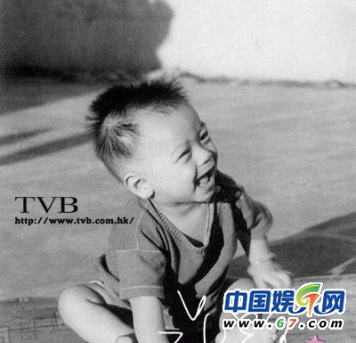 TVB明星童年照 黃宗澤孤僻抱貓 滕麗名三角眼無美女相