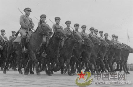 1954年國慶閱兵 受閱部隊(duì)編成出現(xiàn)新變化