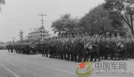 1954年國慶閱兵 受閱部隊(duì)編成出現(xiàn)新變化