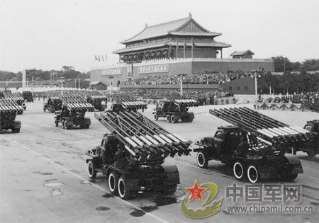 1955年國(guó)慶：實(shí)行軍銜制 換裝大閱兵