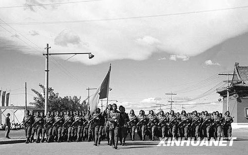 1951年國慶2周年閱兵(組圖)